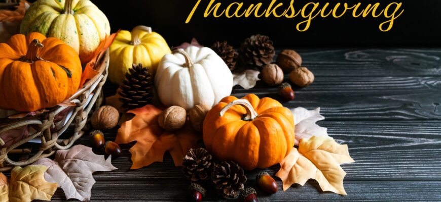 Happy,Thanksgiving,Day,With,Pumpkin,And,Nut,On,Wooden,Table